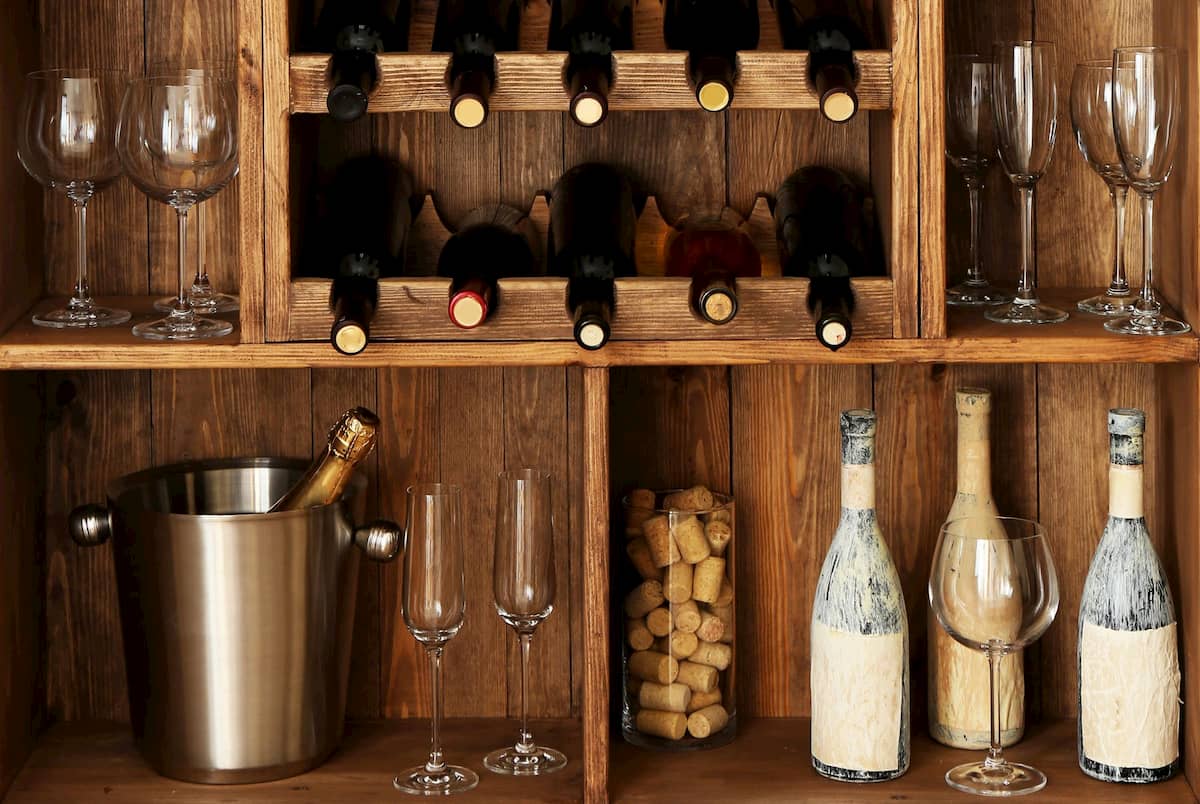 ¿Cómo conservar el vino en casa? 6 consejos 2022