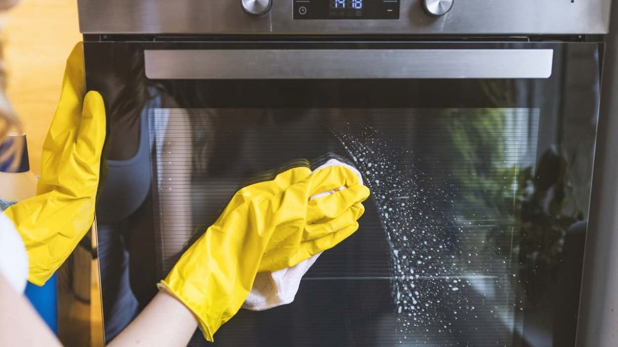 como limpiar el horno por dentro